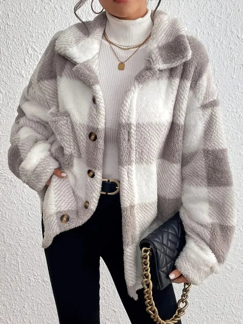 Women's oversized plaid button-up fleece jacket with pockets – Gray