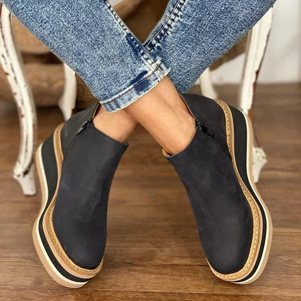 Women's suede slip-on Chelsea boots with platform sole – Black