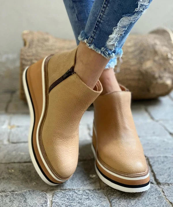 Women's slip-on Chelsea boots with platform sole – Beige