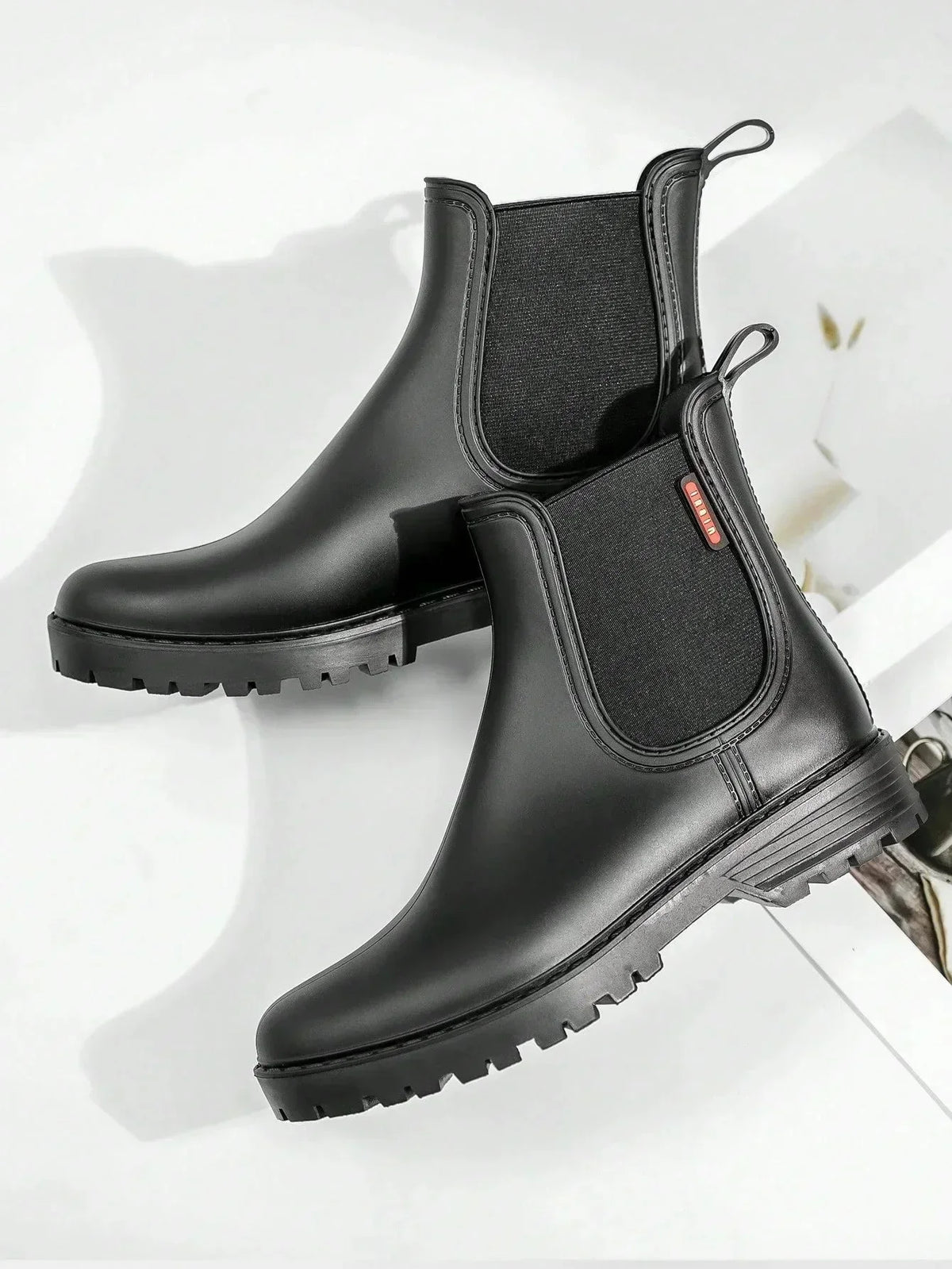 Women's waterproof Chelsea rain boots with matte finish – Black