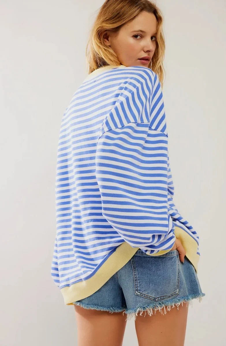 Women's striped oversized pullover sweater with long sleeves