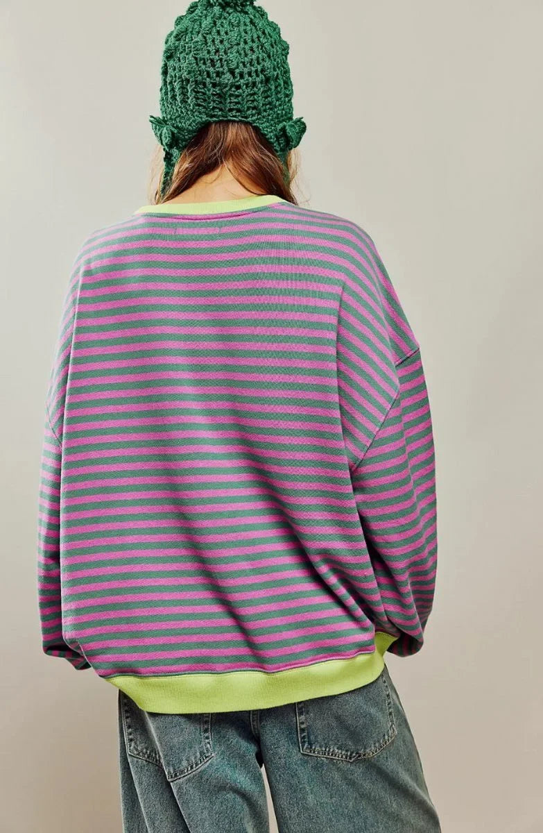 Women's striped oversized pullover sweater with long sleeves