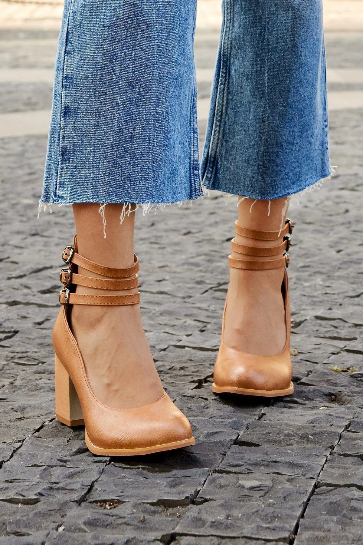 Women's ankle boots with triple buckle straps and block heel