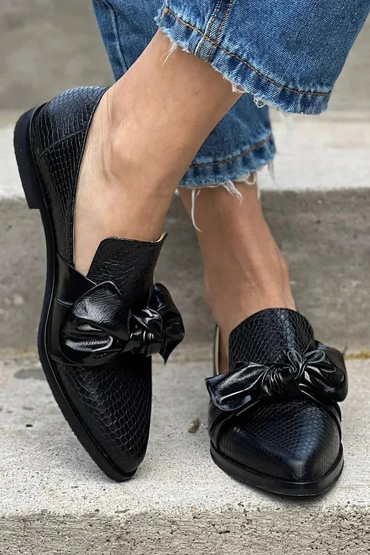 Women's bow slip-on loafers with d'orsay-cut and pointed-toe – Black