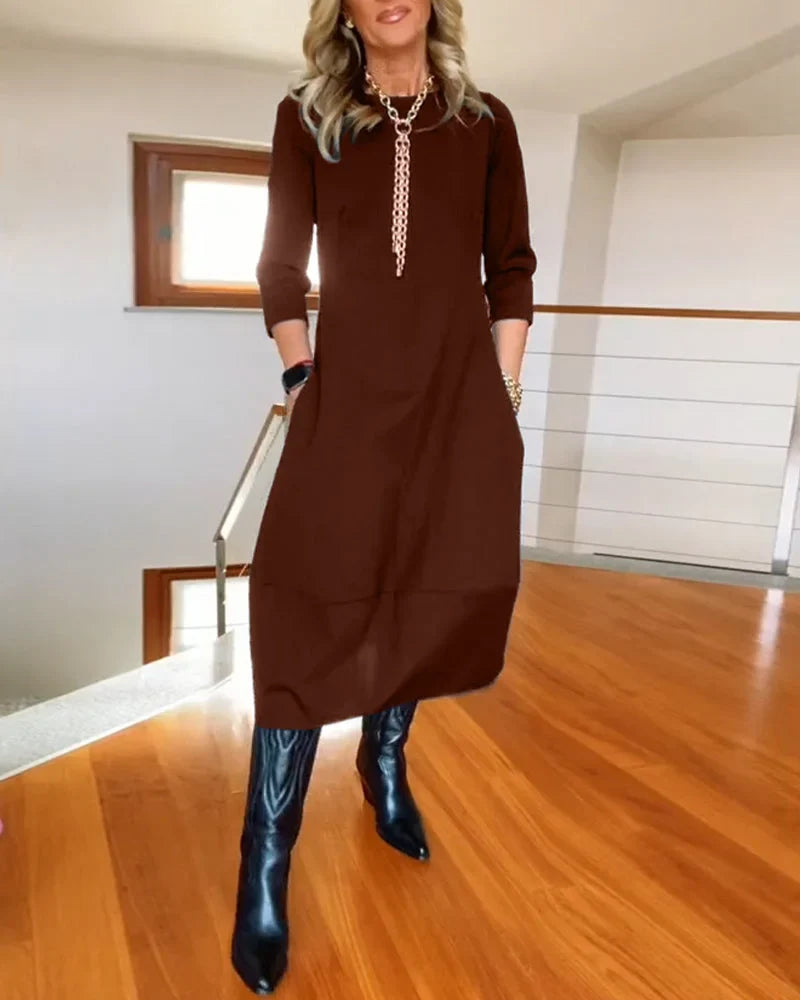 Women's knit 3/4-sleeve midi dress with round-neck and side pockets – Brown