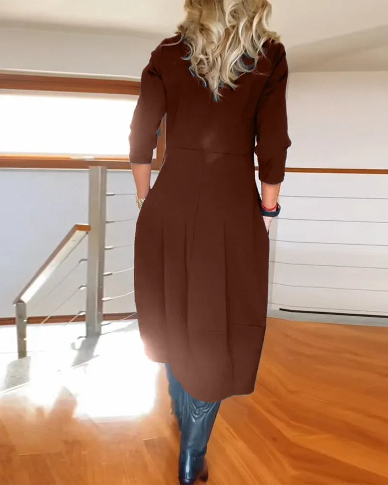 Women's knit 3/4-sleeve midi dress with round-neck and side pockets