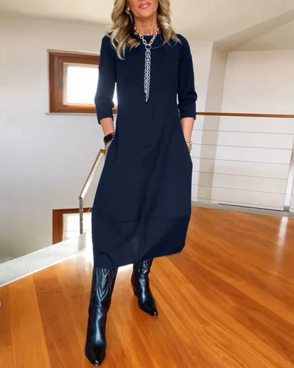 Women's knit 3/4-sleeve midi dress with round-neck and side pockets