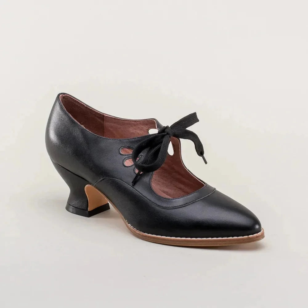 Women's leather Mary-Jane style pumps with cut-out lace-up ties