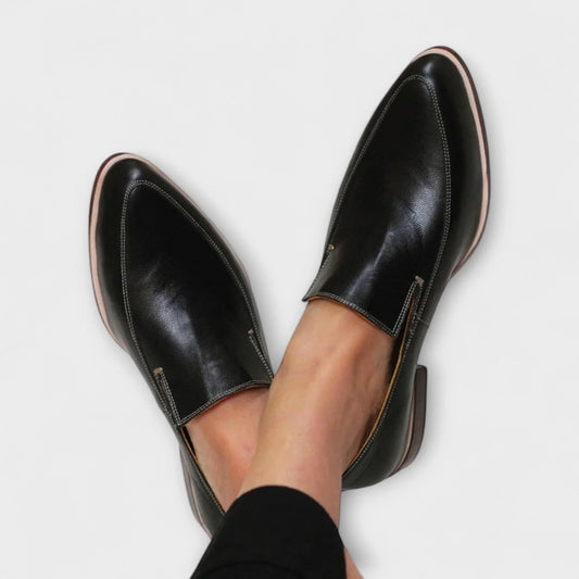 Women's leather slip-on loafers with pointed-toe low-heel design – Black