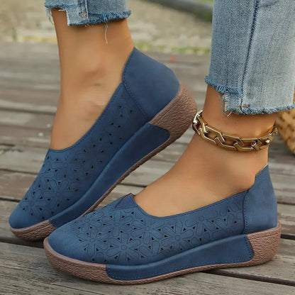 Women's perforated platform slip-on loafers with sole – Blue