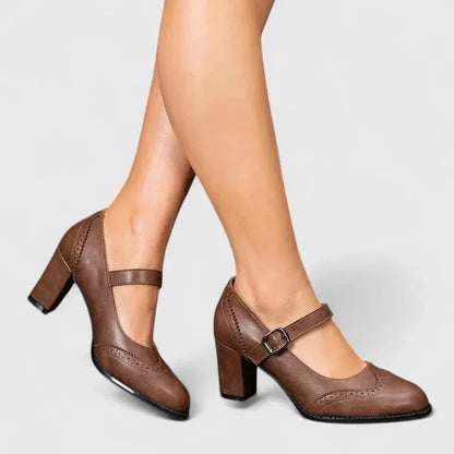 Women's block-heel Mary Jane shoes with buckled strap and brogue detailing – Brown