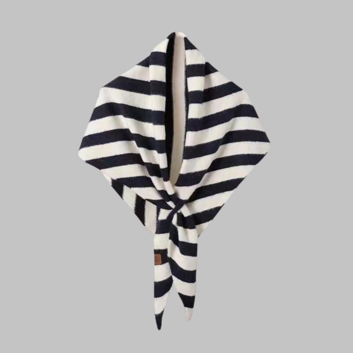 Women's bold horizontal striped soft knit triangle shawl – Navy Striped