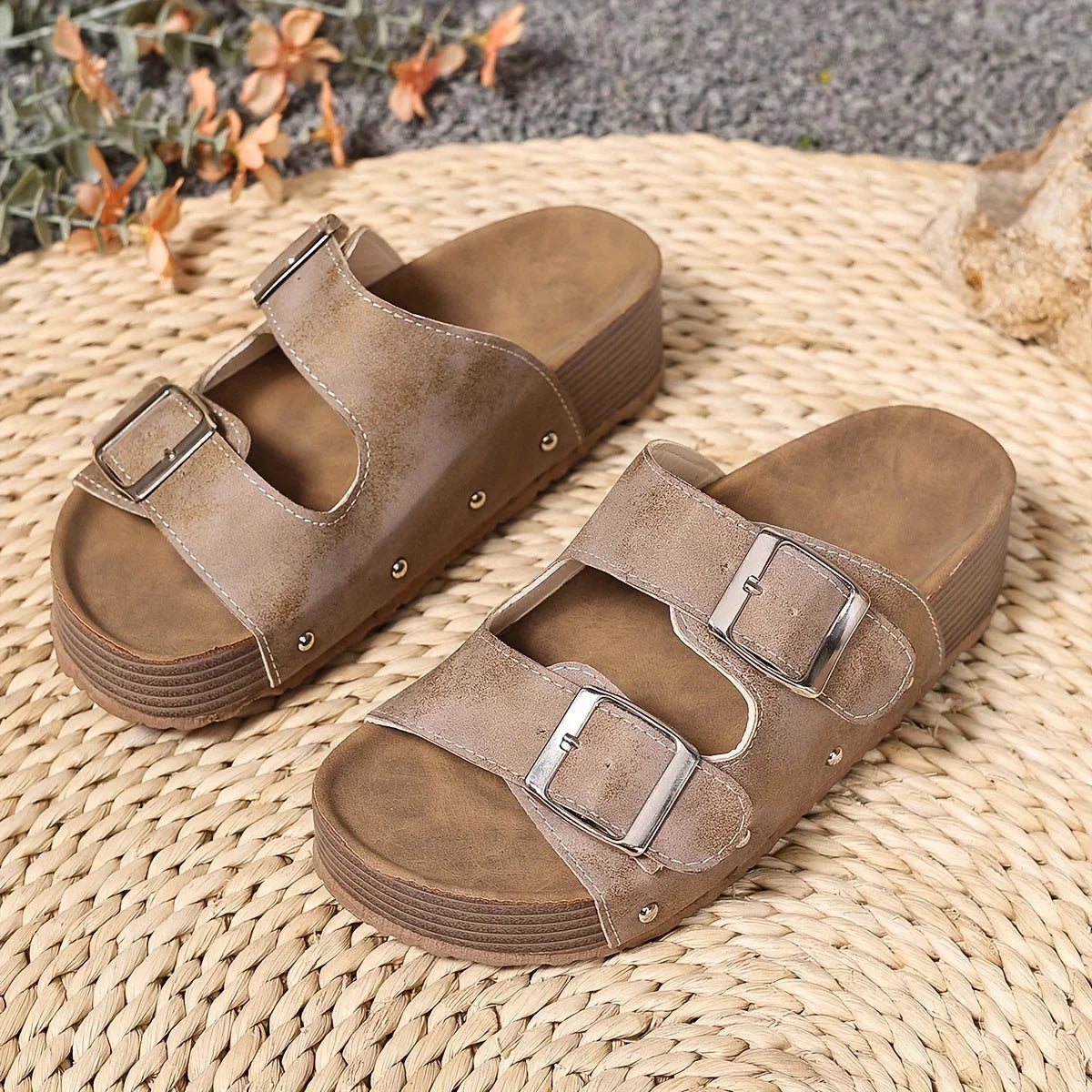 Women's faux leather platform sandals with double-buckle straps and stud detail – Khaki