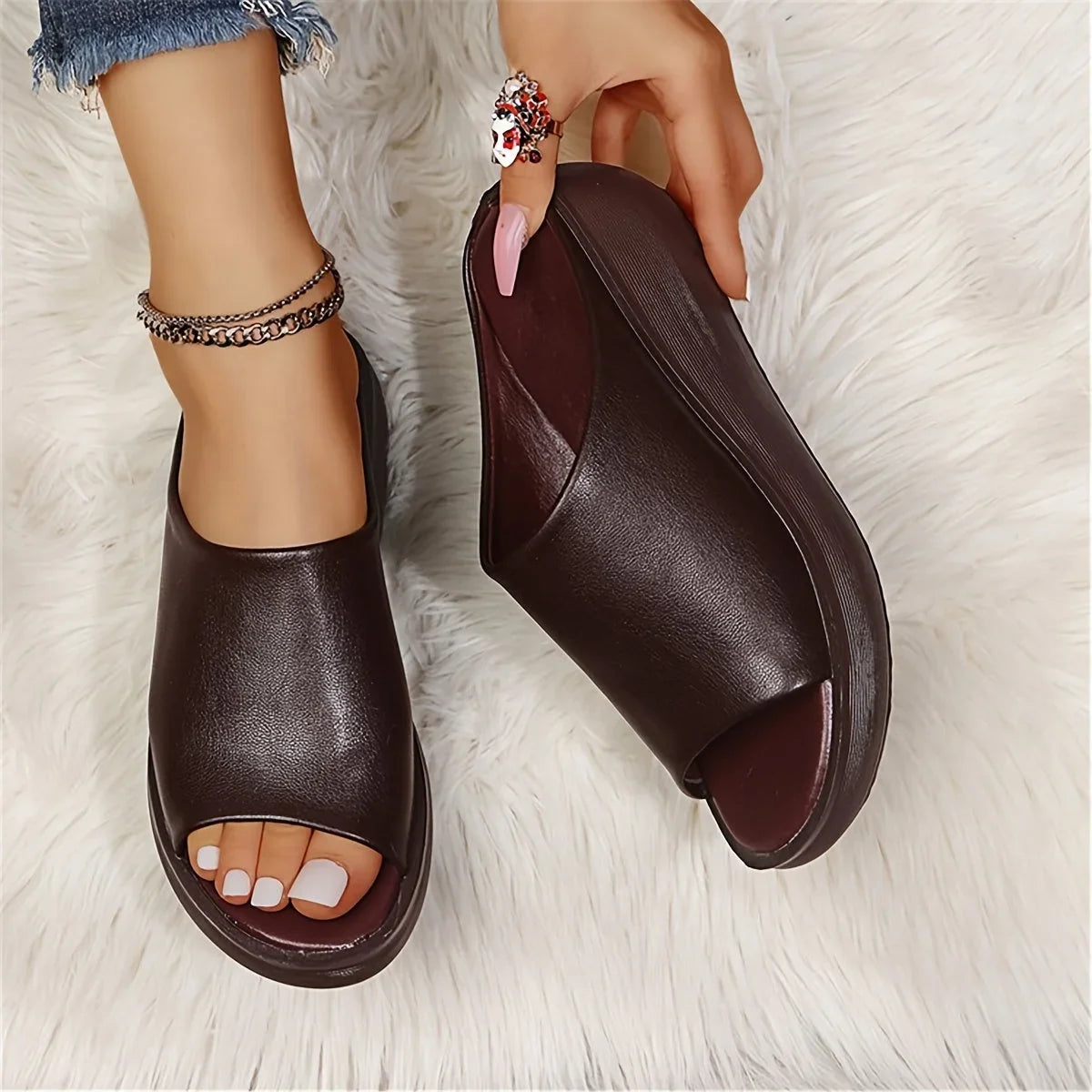Women's leather-look slip-on wedge sandals with open-toe design