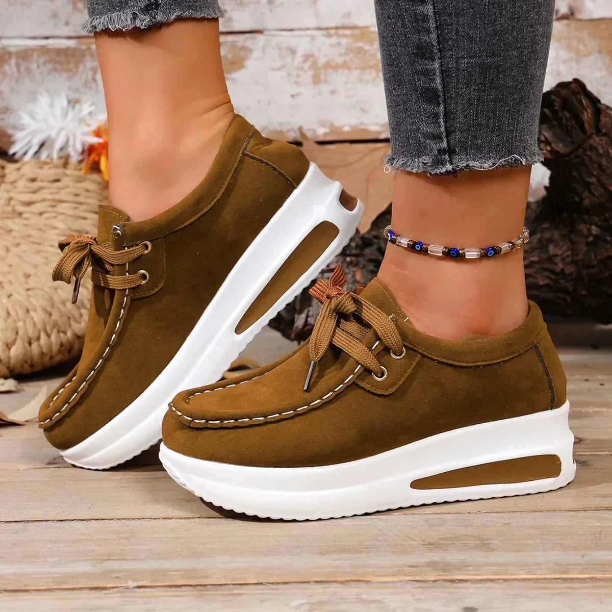 Women's suede platform lace-up sneakers with moc-toe stitching – Brown