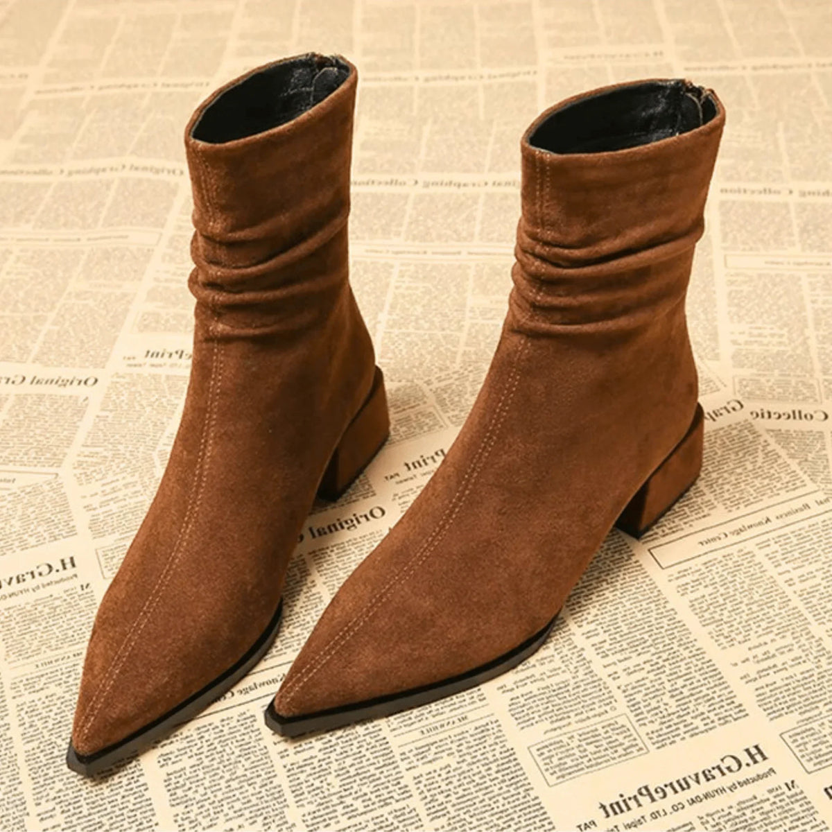 Women's suede slouchy ankle boot with pointed-toe and block-heel – Brown