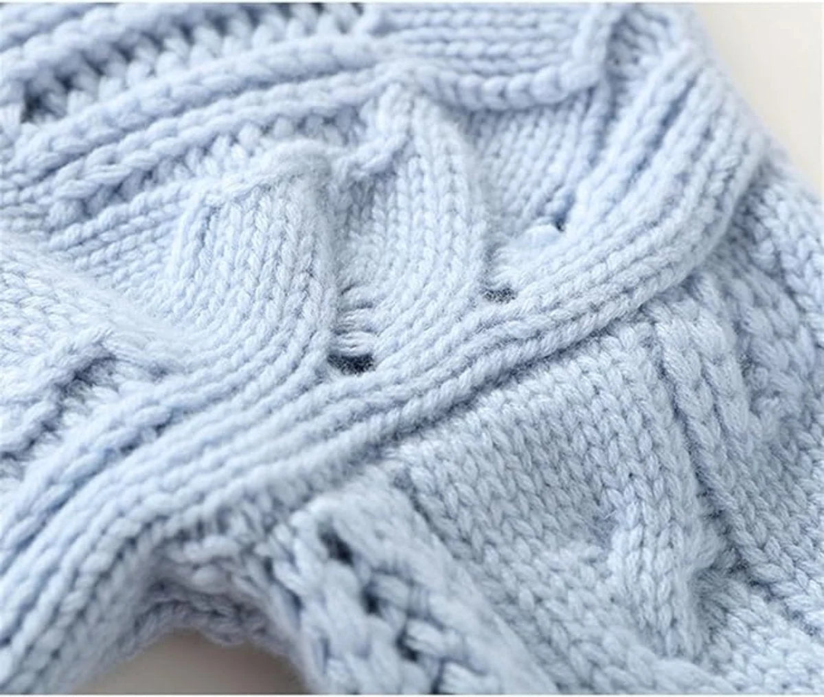 Women's cable knit sweater turtleneck loose-fit pullover