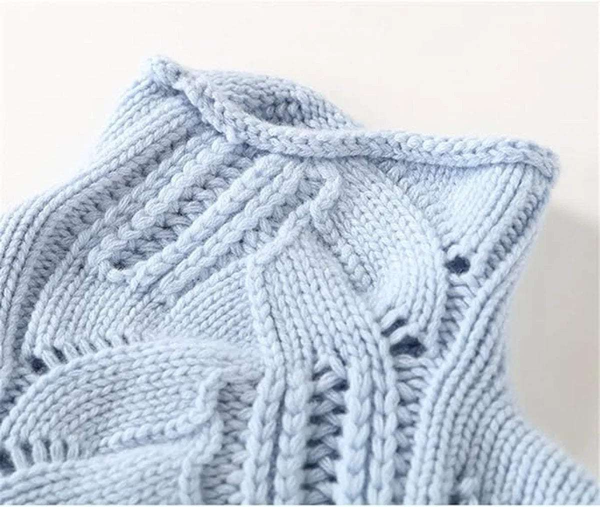 Women's cable knit sweater turtleneck loose-fit pullover