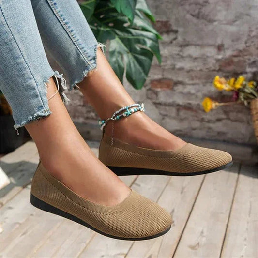 Women's casual textured knit slip-on ballet flats with round toe – Beige