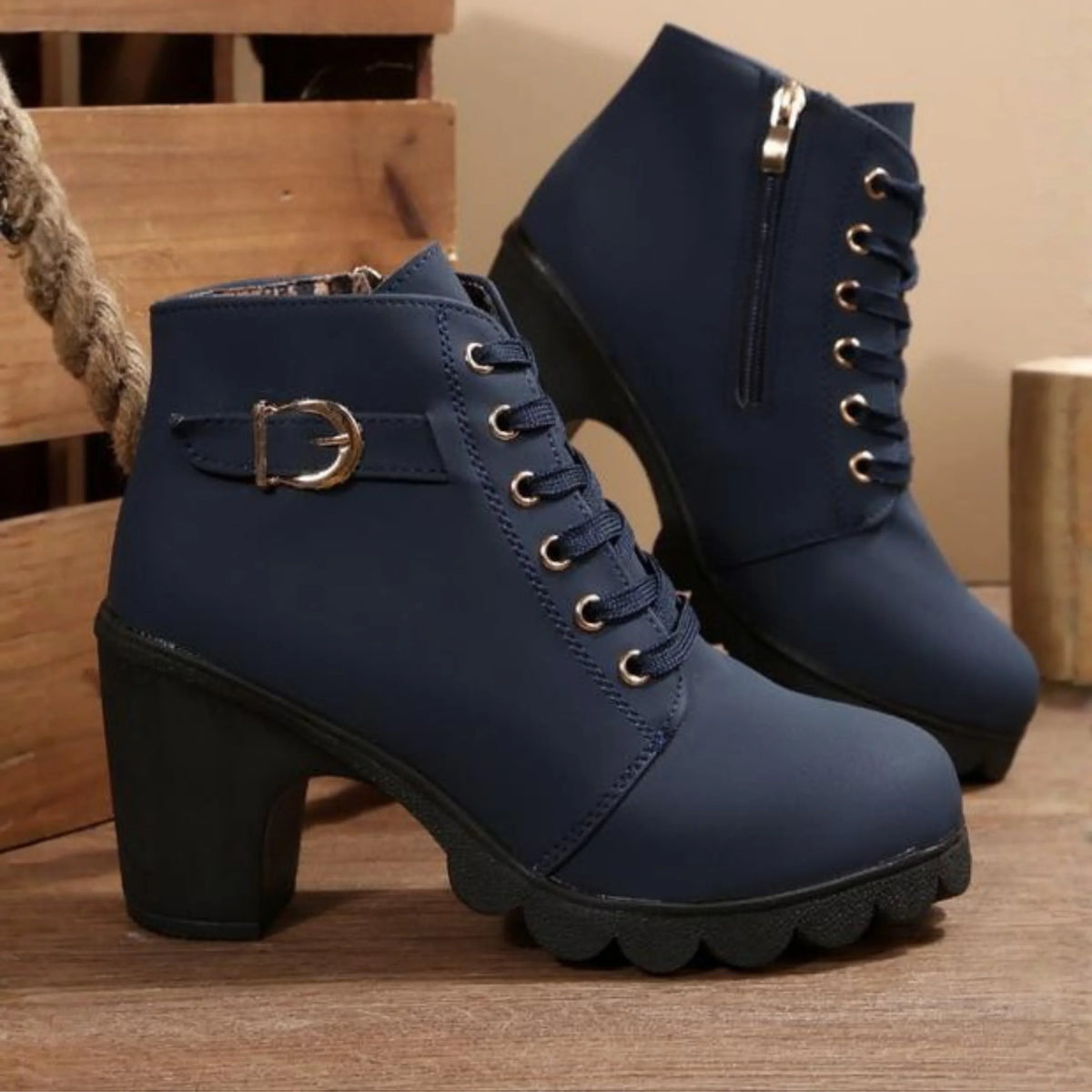Women's chunky ankle boots with lace-up front and buckle side detail – Blue