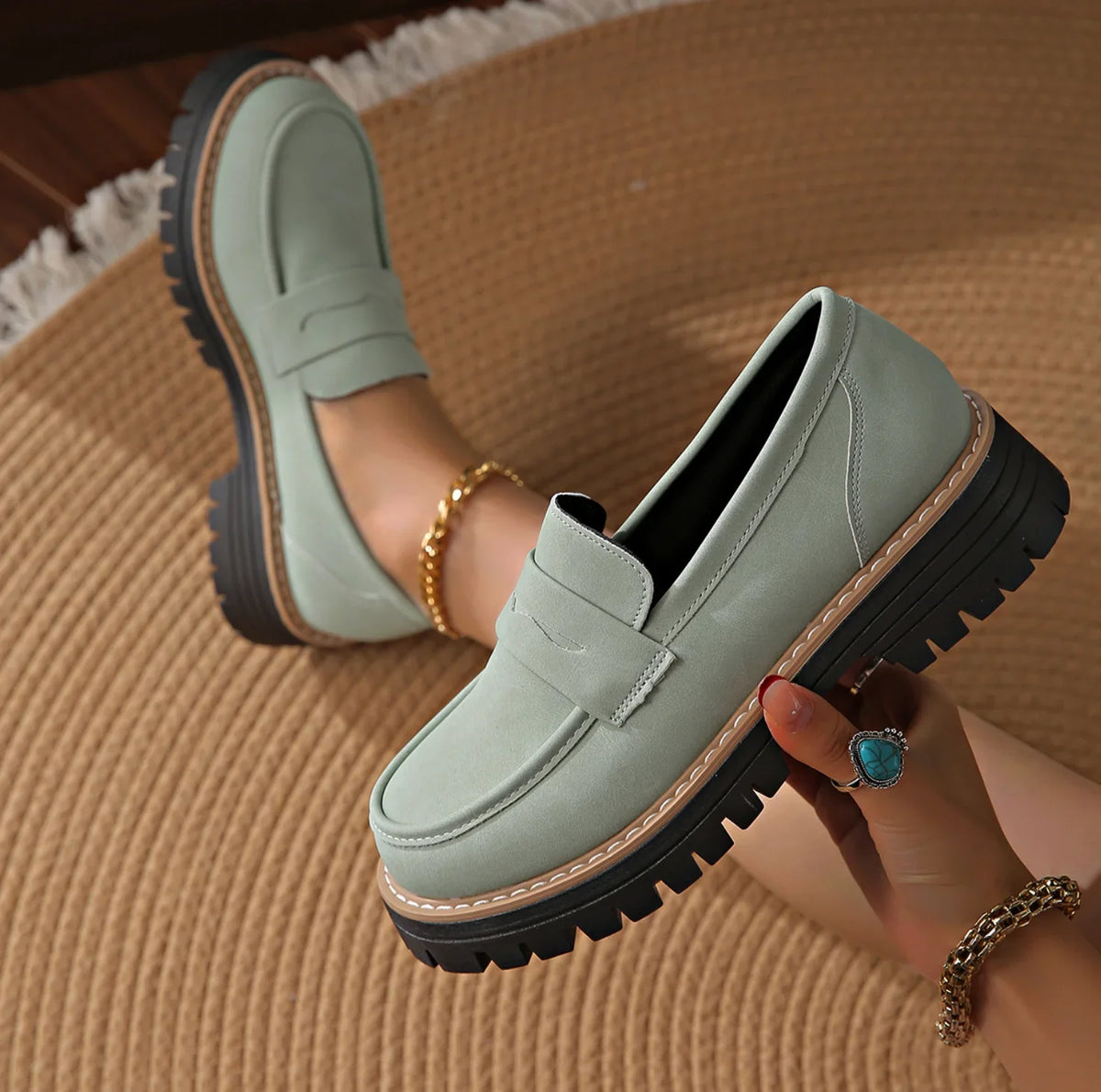 Women's chunky-platform loafers with slip-on penny strap design – Green