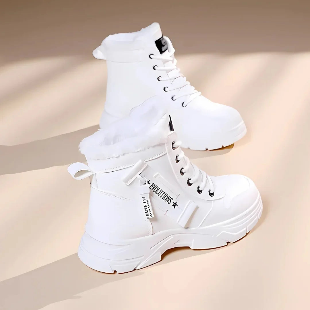 Women's comfort chunky-sole boots with faux-fur lining and lace-up front