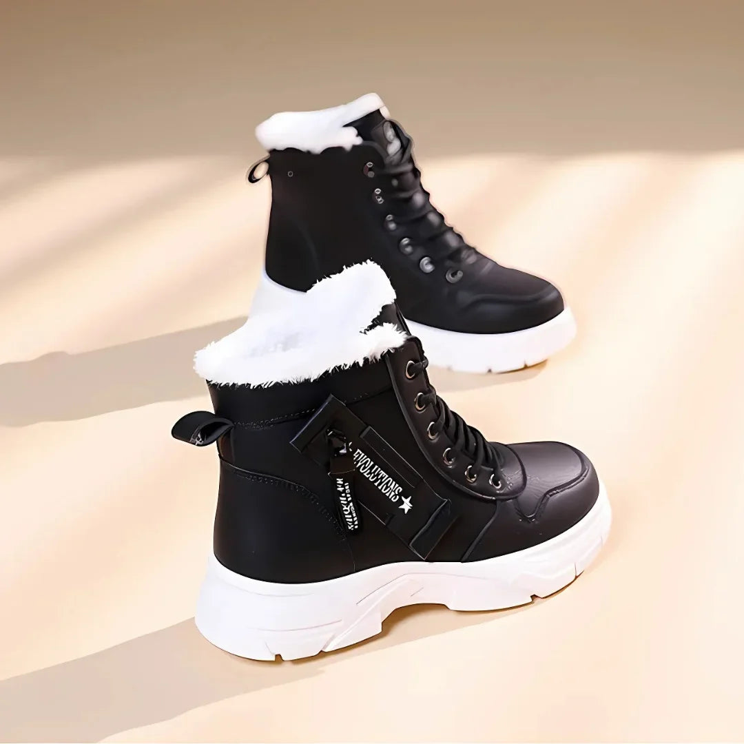 Women's comfort chunky-sole boots with faux-fur lining and lace-up front