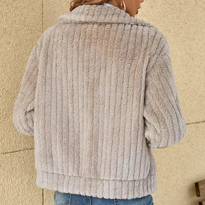 Women's cozy fuzzy long-sleeve zip-up fleece jacket with wide collar
