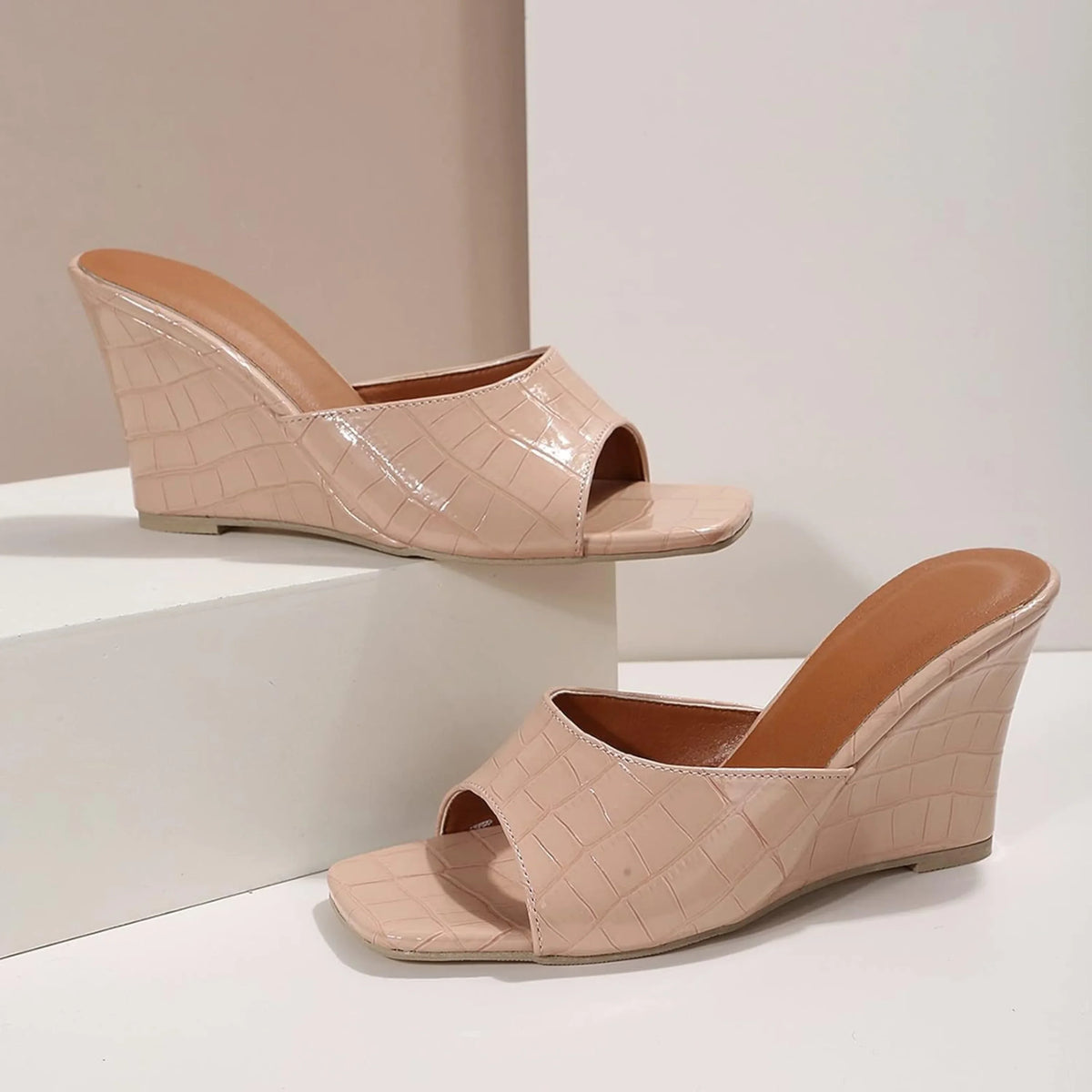 Women's crocodile-embossed leather wedge sandals with open square-toe