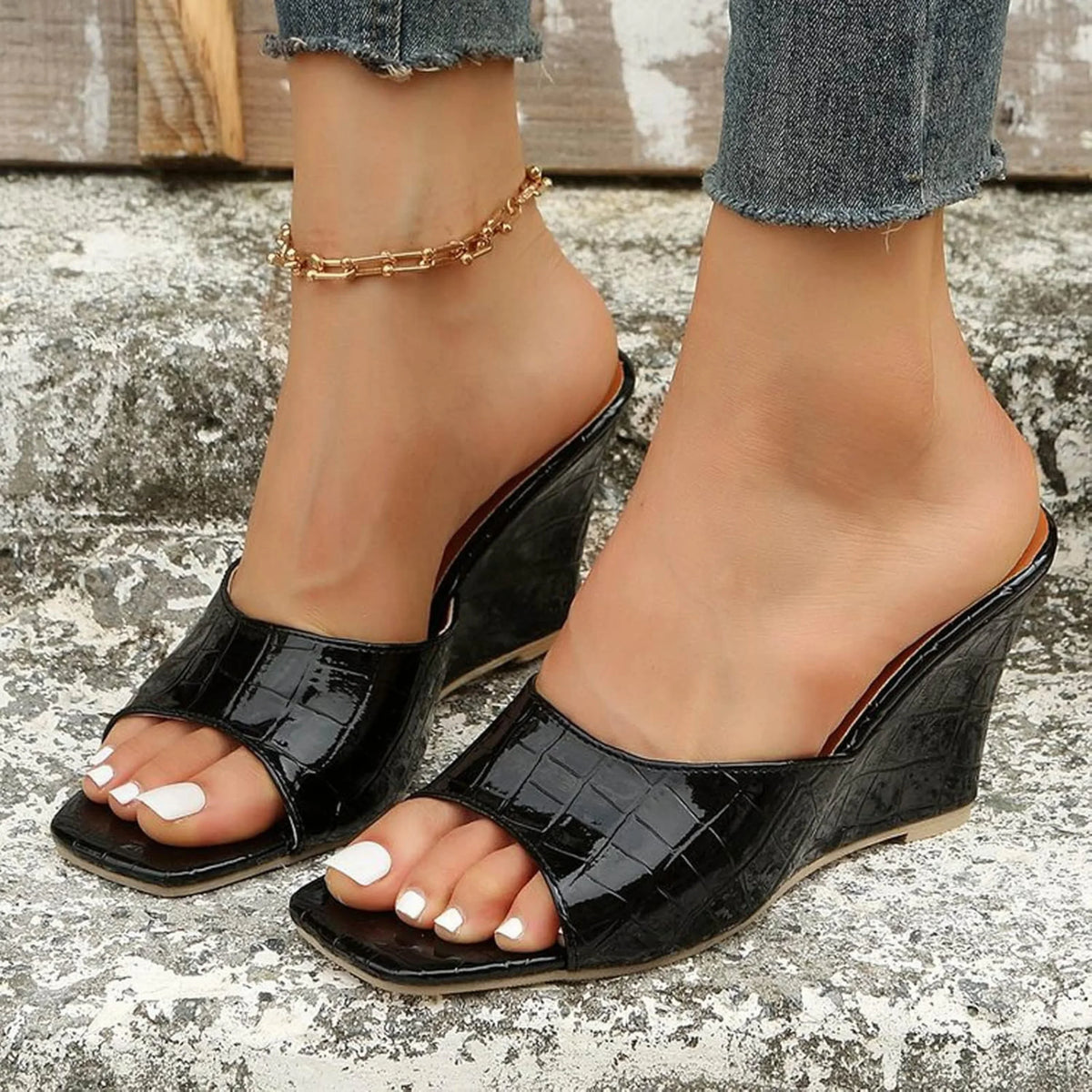 Women's crocodile-embossed leather wedge sandals with open square-toe