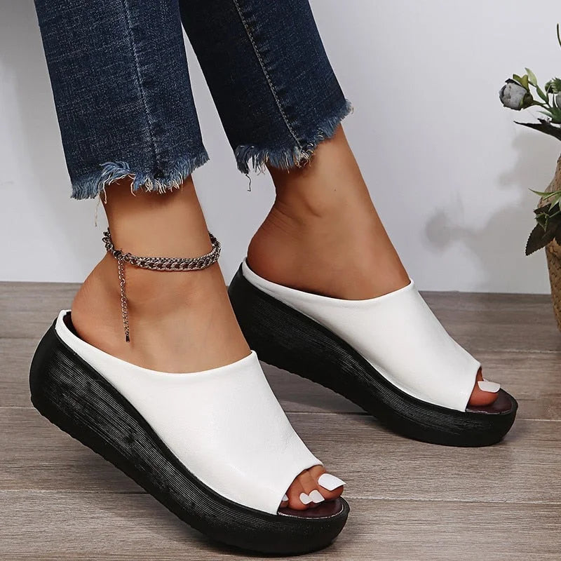 Women's cushioned open-toe platform slip-on sandals with wide strap – White