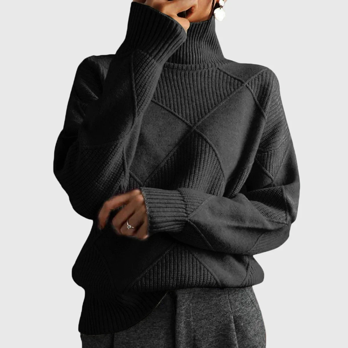 Women's diamond-pattern knit sweater with turtleneck and ribbed cuffs – Black