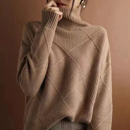Women's diamond-pattern knit sweater with turtleneck and ribbed cuffs – Khaki