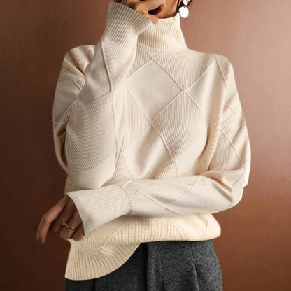 Women's diamond-pattern knit sweater with turtleneck and ribbed cuffs – White