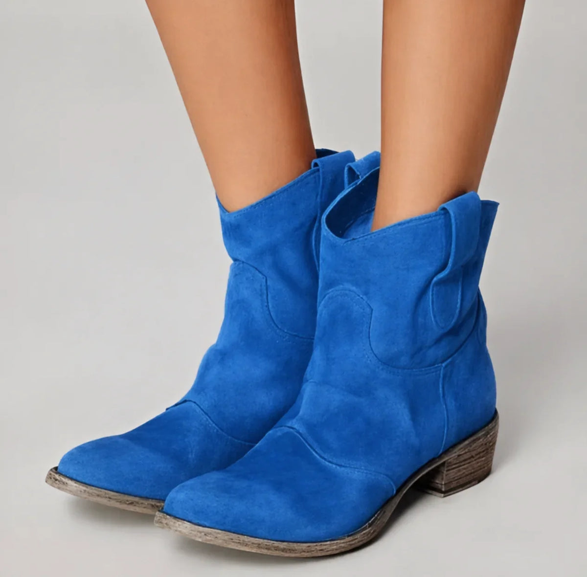 Women's distressed western-style suede ankle boots with low block heel – Blue