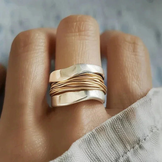 Women's dual-tone metal ring with wavy bands and wire-wrap detail – Silver