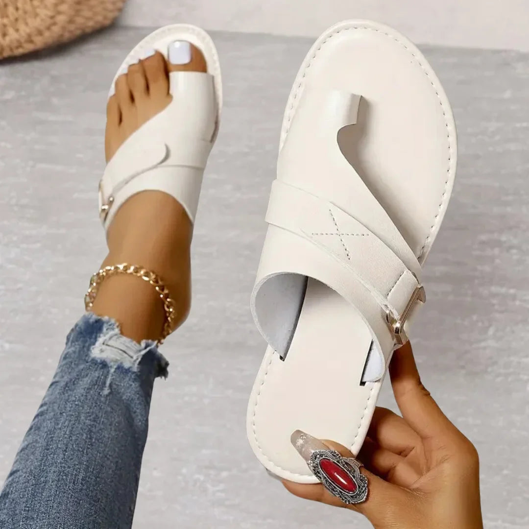 Women's faux leather comfort cushioned sandals with toe-loop and adjustable buckle strap – White
