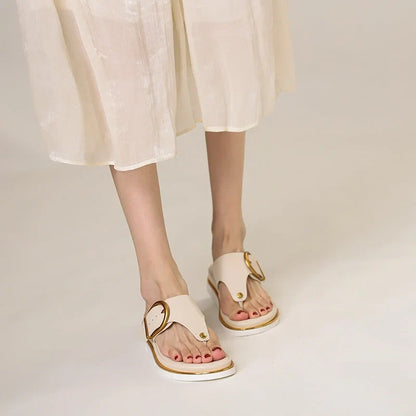 Women's faux leather thong-toe flat platform sandals with buckle