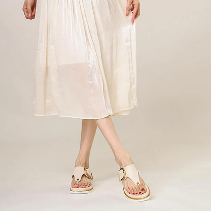 Women's faux leather thong-toe flat platform sandals with buckle