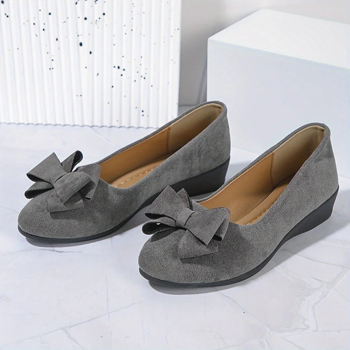 Women's faux suede bow-detail round-toe ballet flats slip-on
