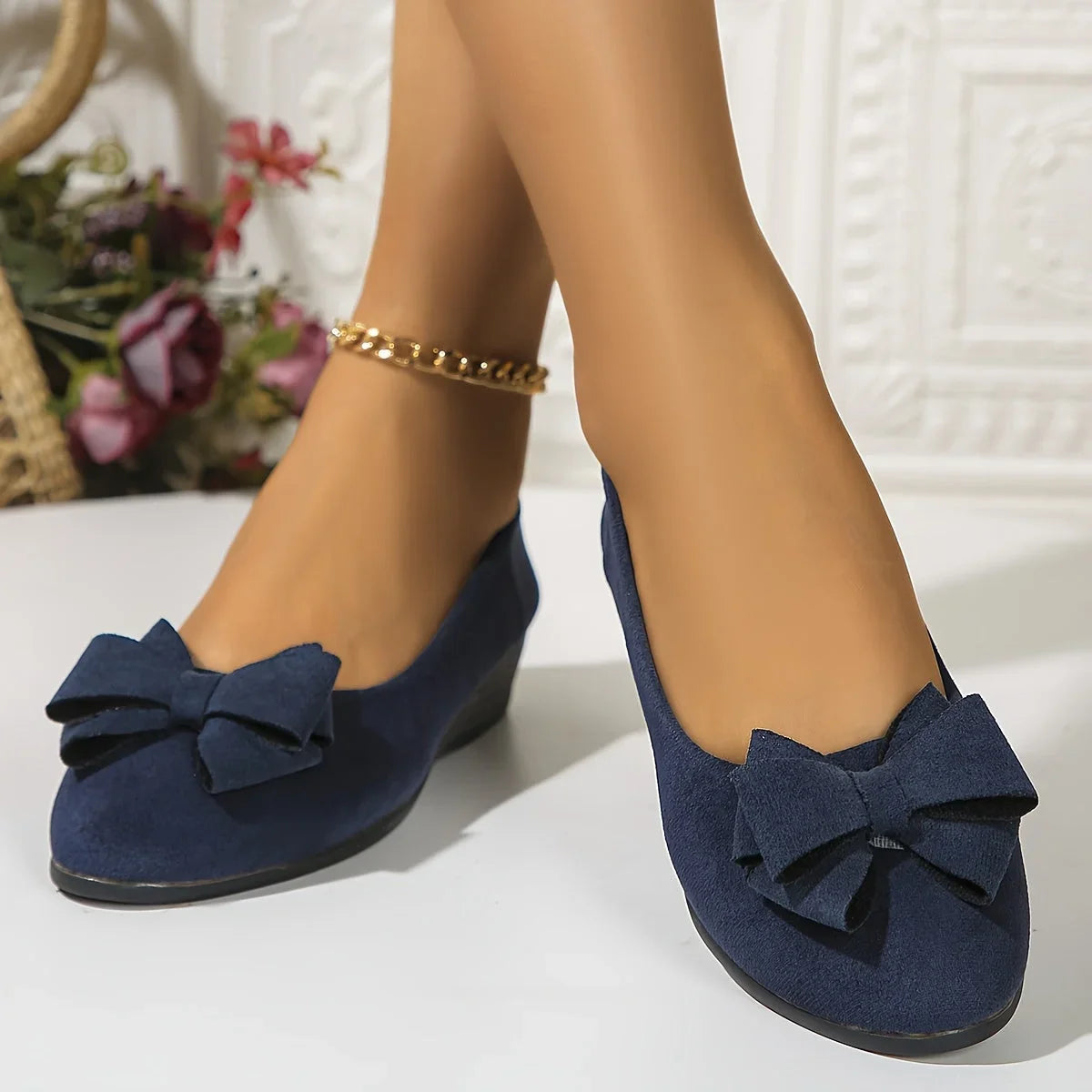 Women's faux suede bow-detail round-toe ballet flats slip-on