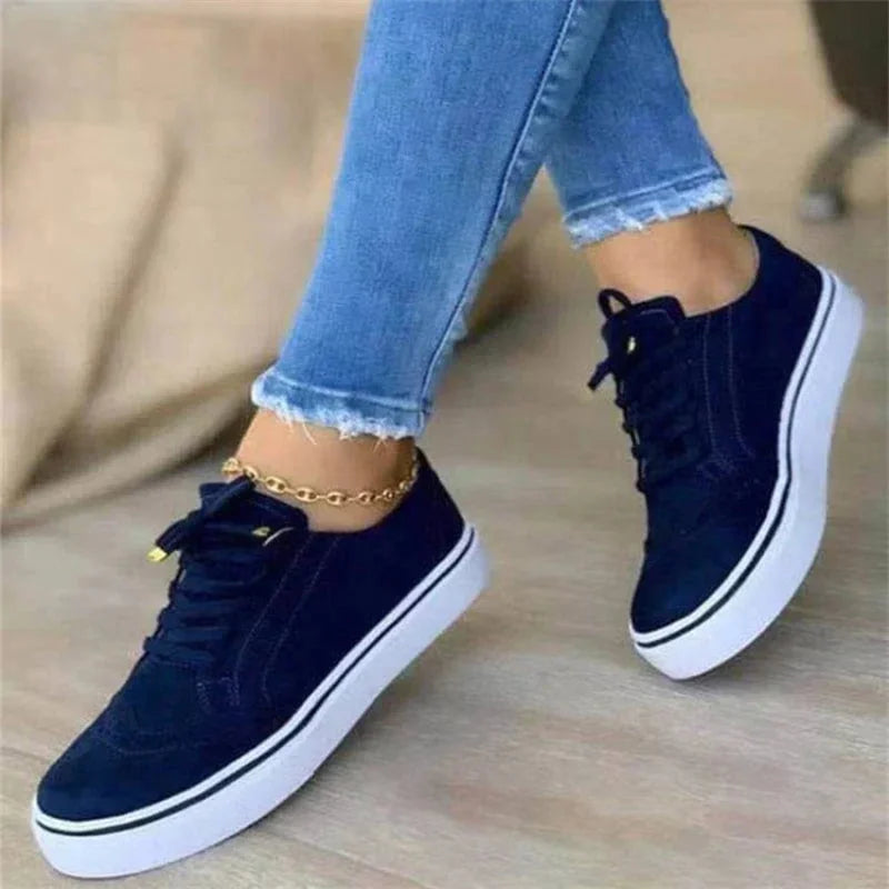 Women's faux suede platform sneakers with lace-up brogue detail – Blue