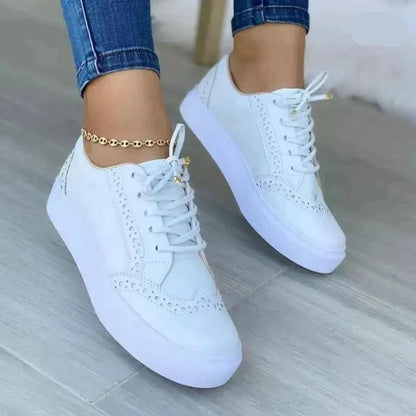 Women's faux suede platform sneakers with lace-up brogue detail – White