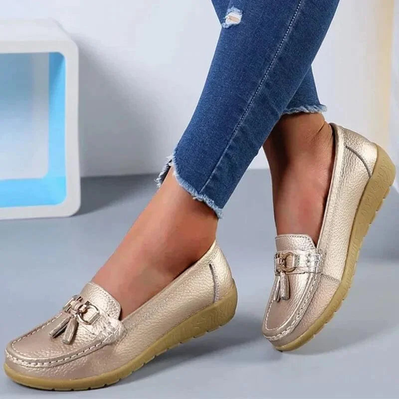 Women's flat moc-toe tassel loafers with tone buckle – Gold