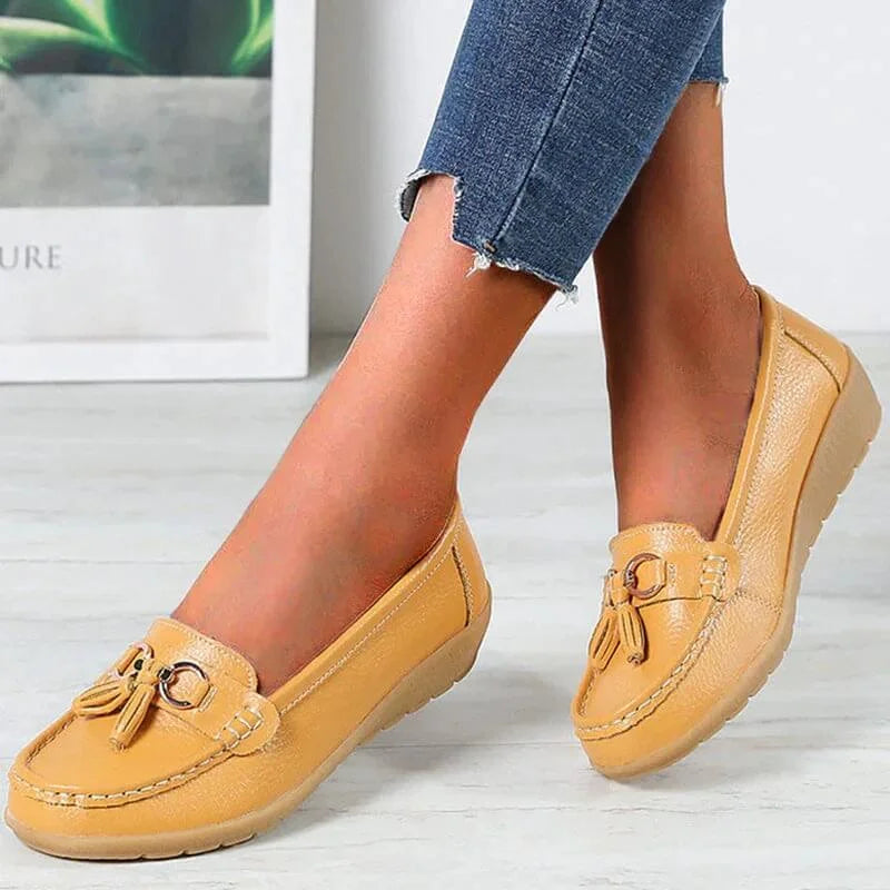 Women's flat moc-toe tassel loafers with tone buckle – Yellow