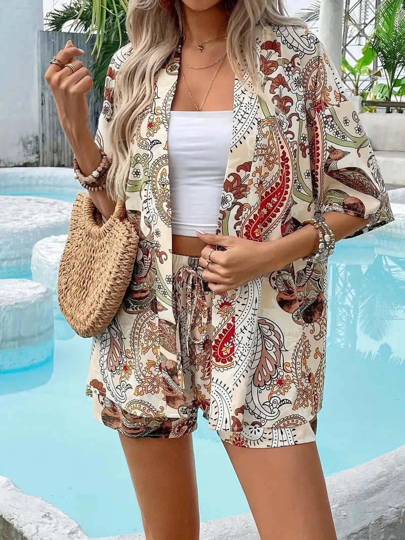 Women's floral kimono cardigan sweater with 3/4 sleeve and shorts – Beige