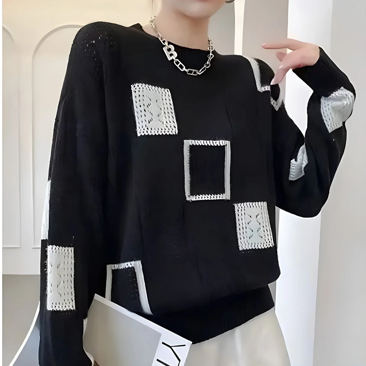 Women's geometric square-pattern knit sweater with long-sleeve and crew neck – Black
