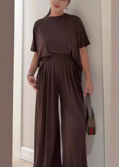 Women's jersey casual two-piece set with wide-leg pleated pants and a crewneck top – Brown