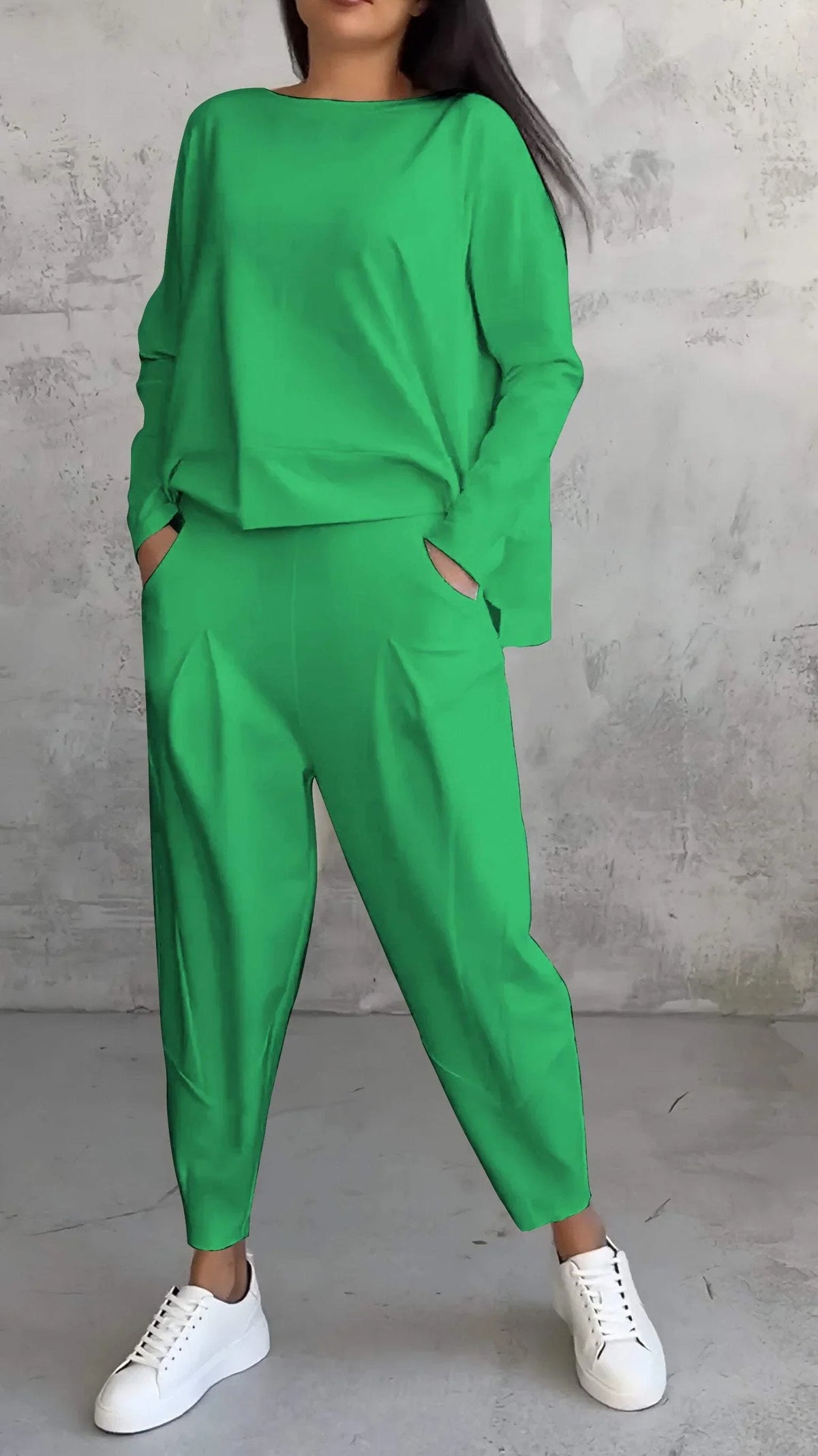 Women's knit 2-piece lounge set with long sleeve boat-neck top and tapered pants with pockets – Green