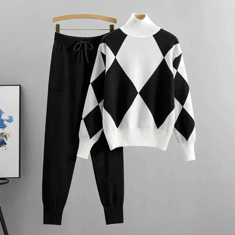 Women's knit argyle matching set with turtleneck sweater and jogger trousers – Black